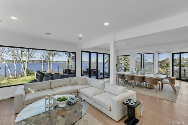 Building Photo - 10 Bay View Dr