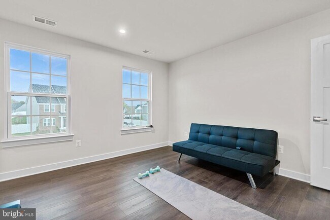 Building Photo - 12105 Empire Ln