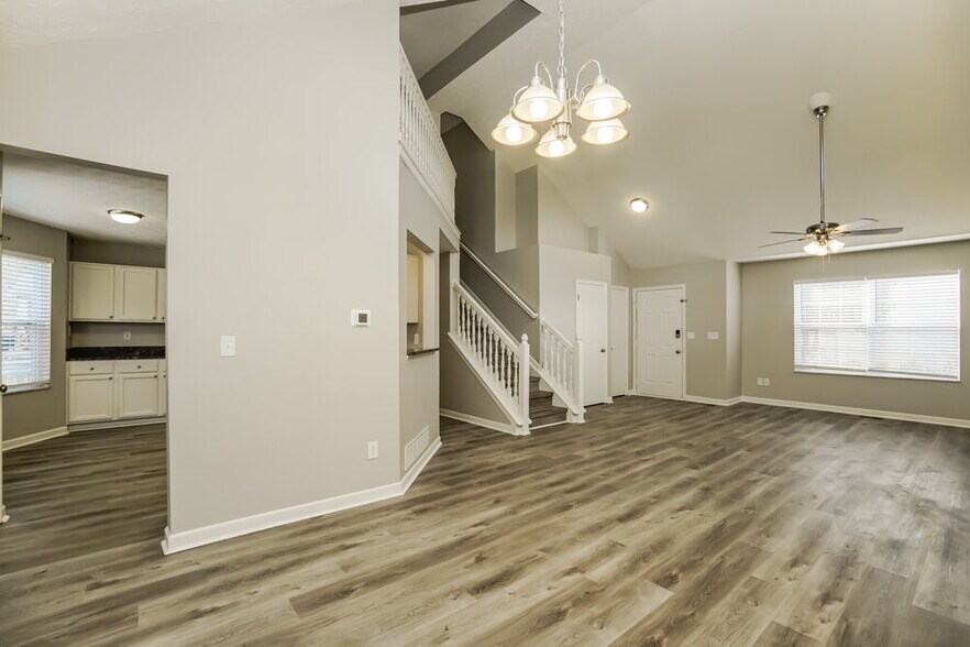 Building Photo - 465 Wynridge Dr