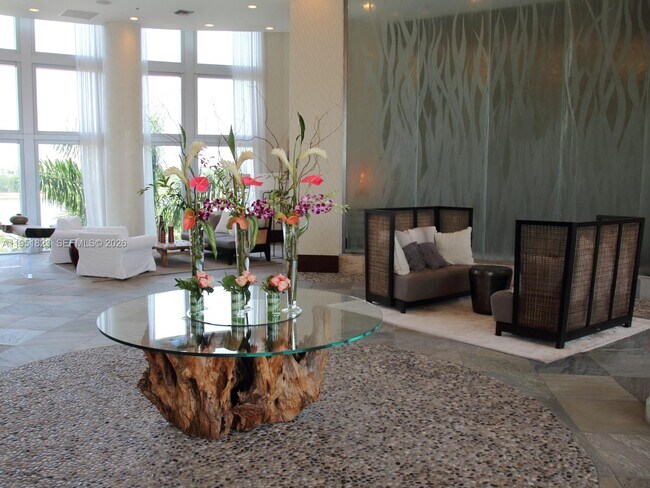 Building Photo - 2641 N Flamingo Rd