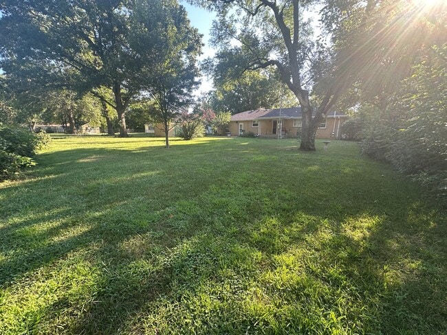Building Photo - Single Family Home