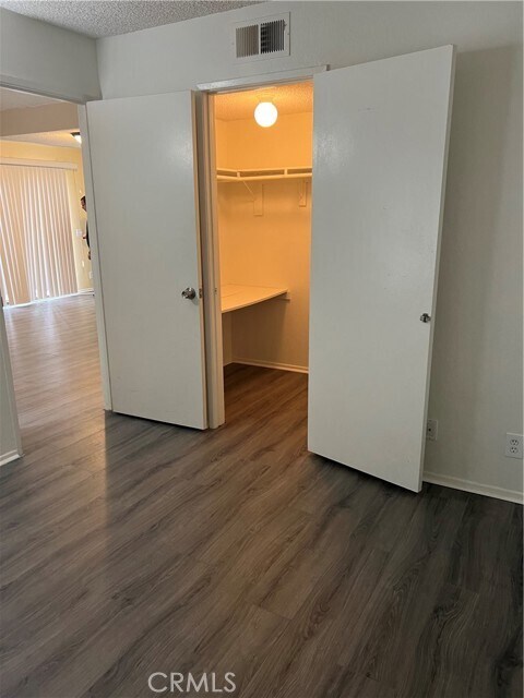 Building Photo - 22725 Lakeway Dr