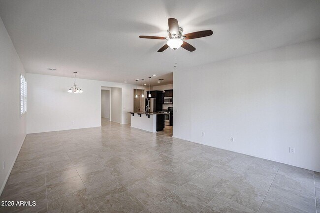 Building Photo - 10398 W Rosewood Ln