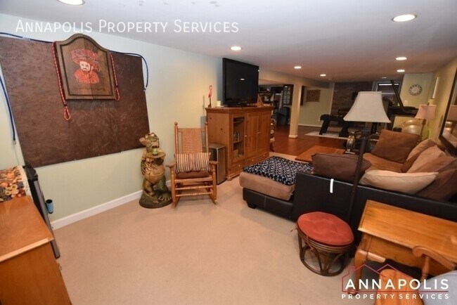 Building Photo - 957 Highpoint Dr