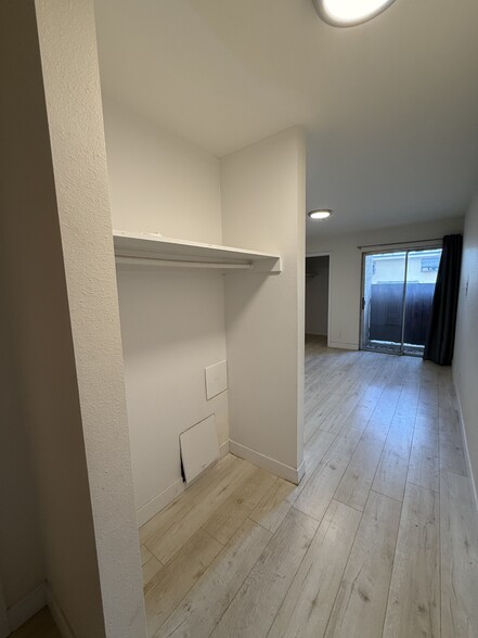 Building Photo - 409 Burchett St