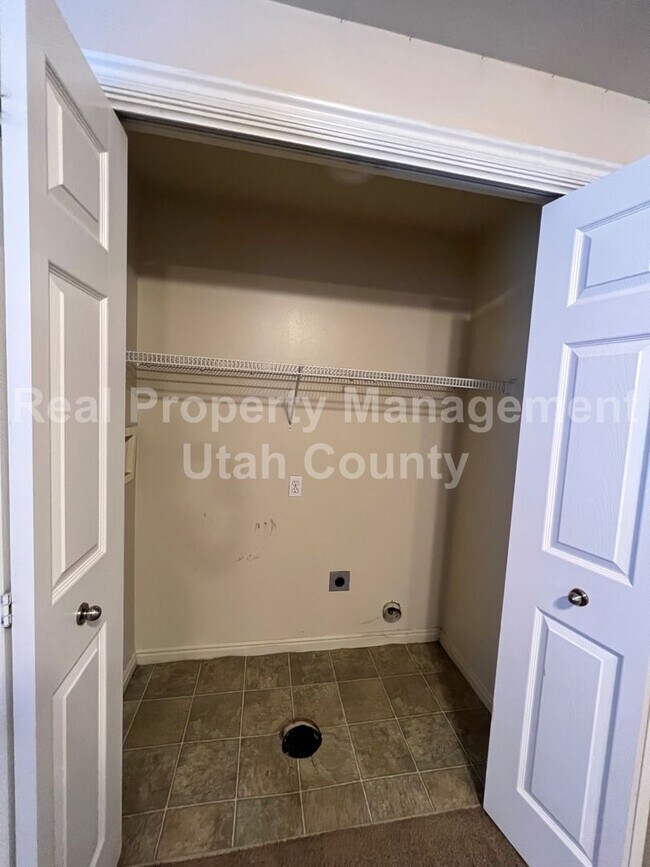Building Photo - 3621 W Plymouth Rock Cv