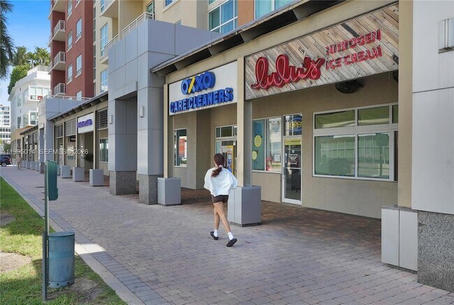 Building Photo - 2001 Biscayne Blvd