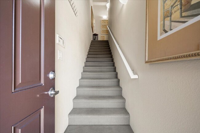 Building Photo - 3975 N Hualapai Way