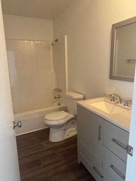 Building Photo - 3210 Brookside Dr NW