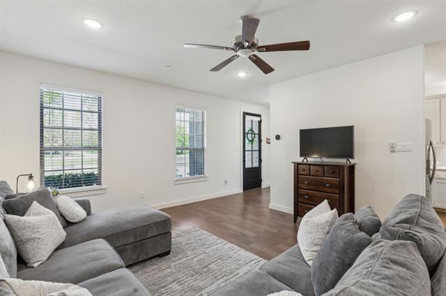 Building Photo - 4856 Woodruff Way
