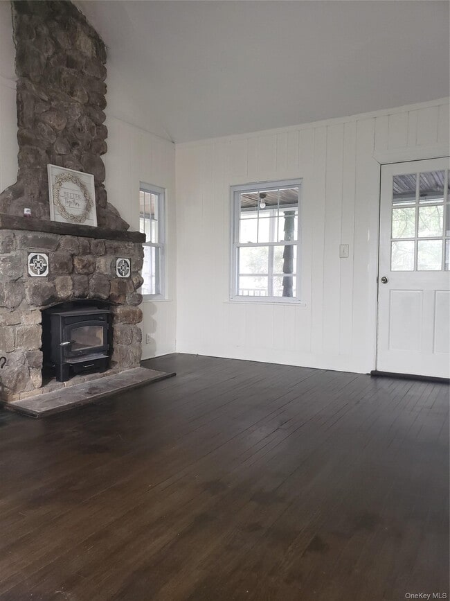 Building Photo - 1 Millpond Ln