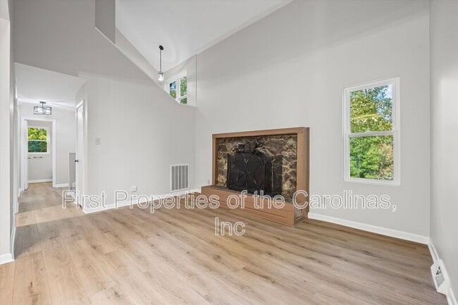 Building Photo - 6012 Lanai Ln