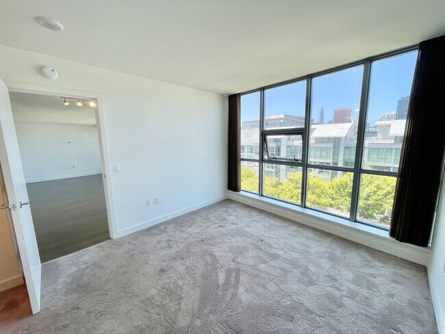 Building Photo - Luxurious Condo at Madrone w/Bay, City Views, Balcony, Pool, Parking - A Must See - PROGRESSIVE