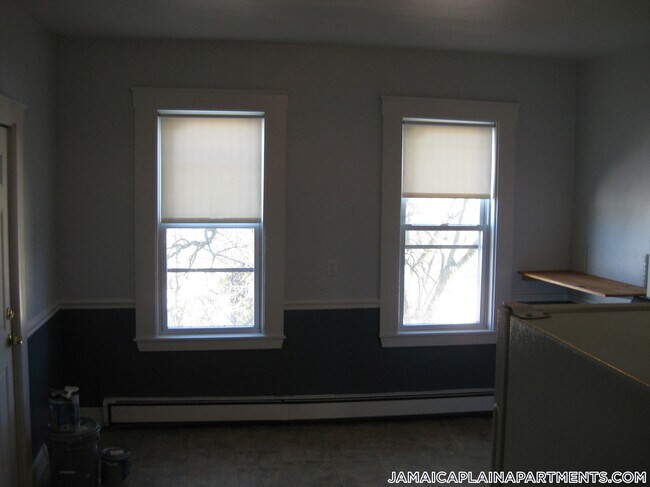 Building Photo - 36 Mozart St