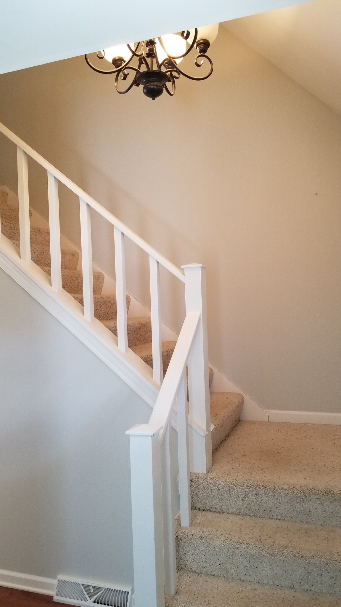 Staircase to 2nd Floor - 134 Chestnut Ridge Dr
