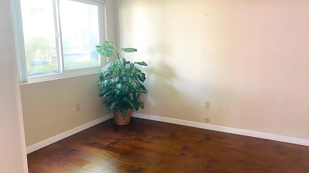 Building Photo - 12560 Rideabout Ct