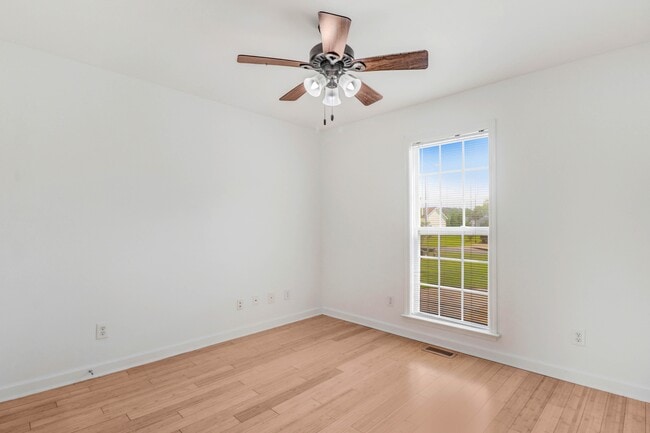 Building Photo - 205 Wingspread Dr