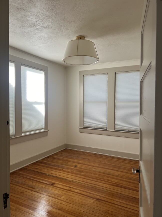 Building Photo - 6507 Interbay Blvd