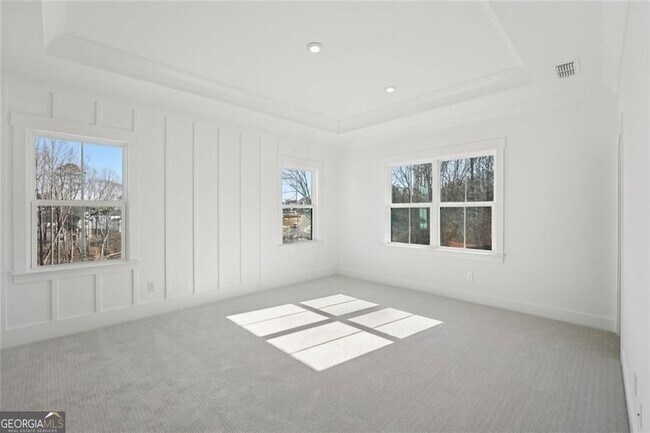 Building Photo - 2815 Medford Dr