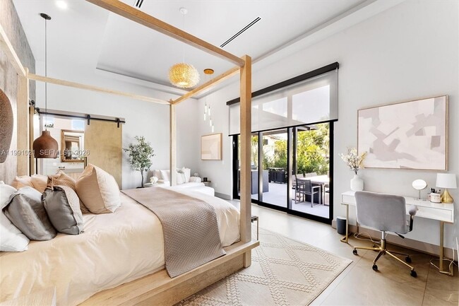 Building Photo - 2215 NE 19th St