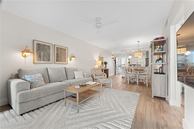 Building Photo - 6287 Bahia Del Mar Cir N