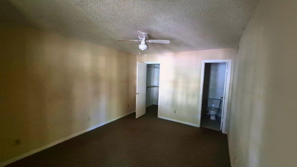 Building Photo - 1033 S Hiawassee Rd