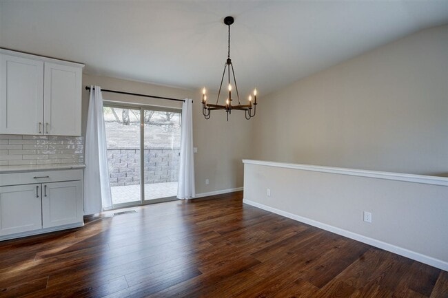 Building Photo - 3 bedroom, 2 bathroom home in Forest Hylands!