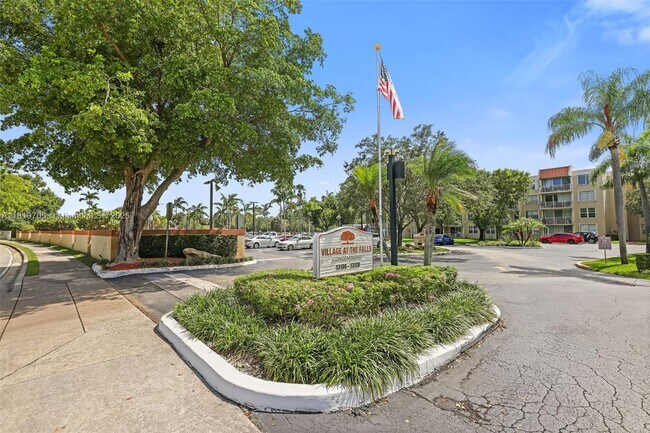 Building Photo - 13120 SW 92nd Ave