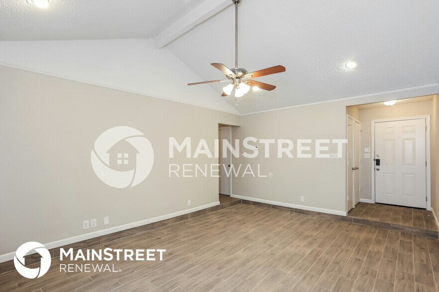 Building Photo - 6707 Country Creek Dr