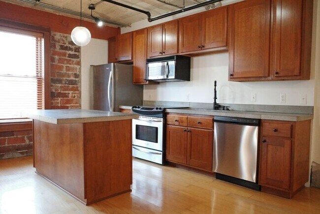 Building Photo - 78 Watson St