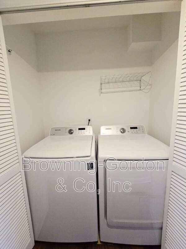 Building Photo - 4487 Post Pl