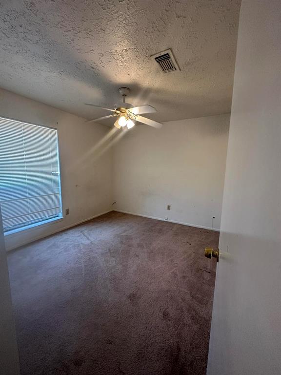 Building Photo - 2015 Lazy Ln