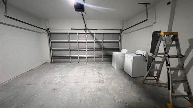Building Photo - 3360 SW 129th Loop