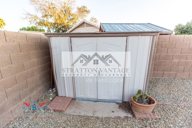 Building Photo - 4831 W Kristal Way