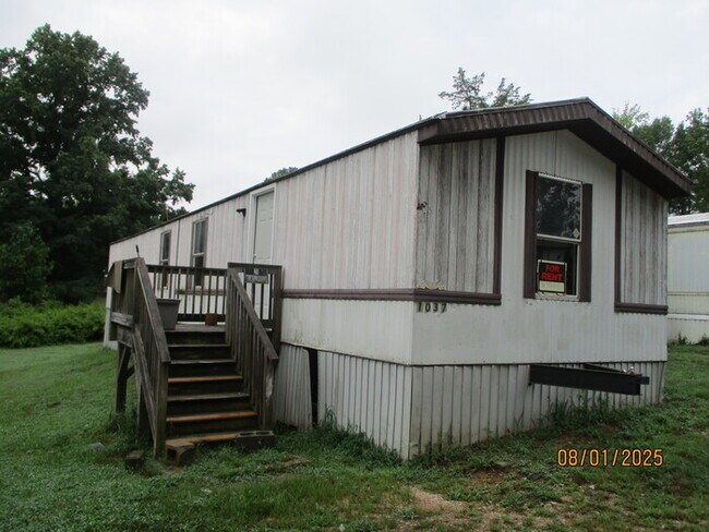 Primary Photo - 1037 Canyon Ln