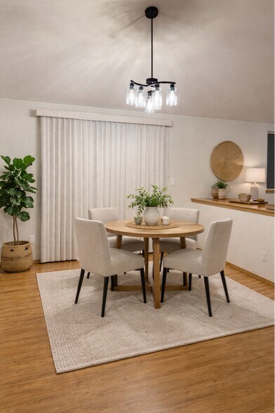 Building Photo - 7104 SE Kansas St