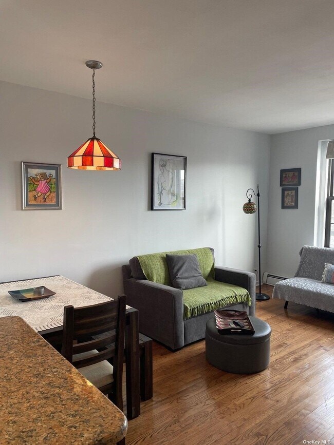 Building Photo - 310 Riverside Blvd