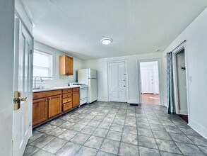 Building Photo - 175 Bradley St