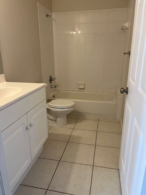 Building Photo - 1651 Hawthorne Plz