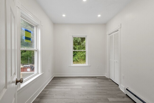 Building Photo - 551 Chestnut St