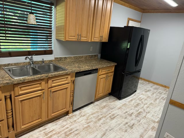 Building Photo - 320 E Oak St