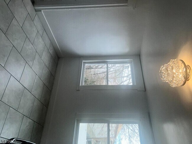 Building Photo - 21 Tillinghast St