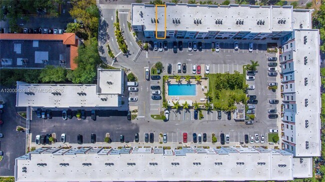 Building Photo - 2505 NE 193rd St