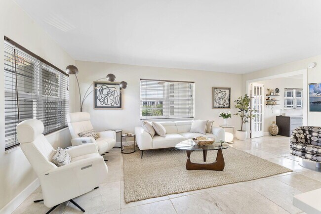 Building Photo - 2871 N Ocean Blvd