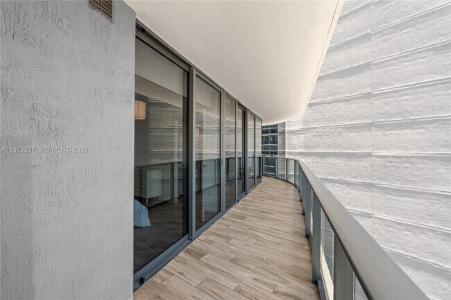 Building Photo - 801 S Miami Ave