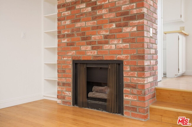 Building Photo - 953 4th St