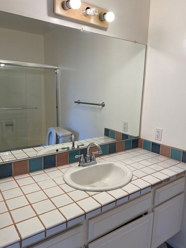 Building Photo - Remodeled 4 bed, 2 bath single story pool home