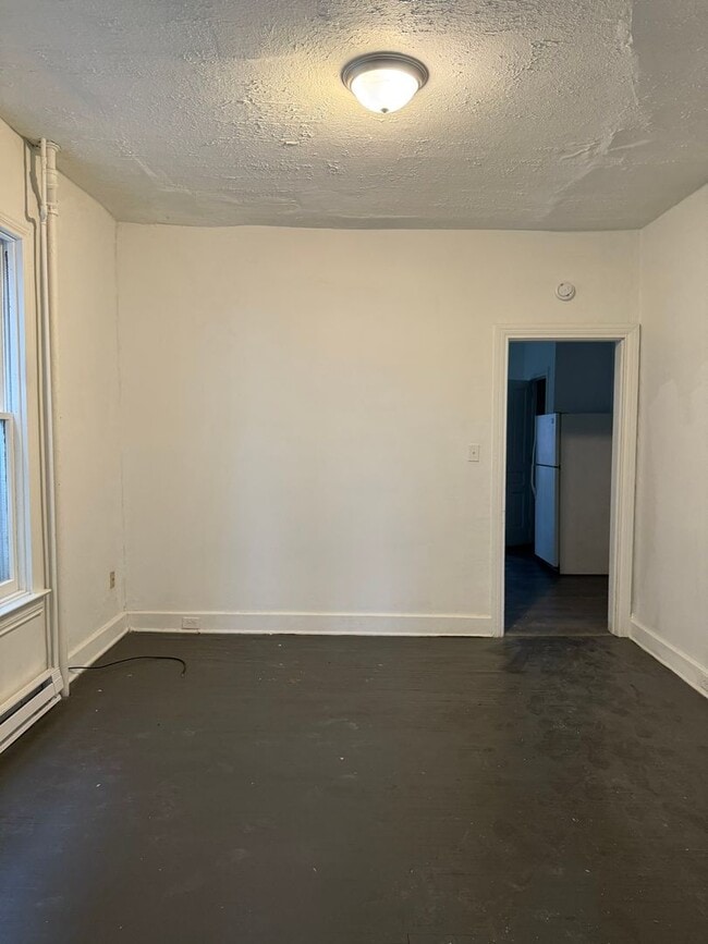 Building Photo - 269 W Cottage Pl