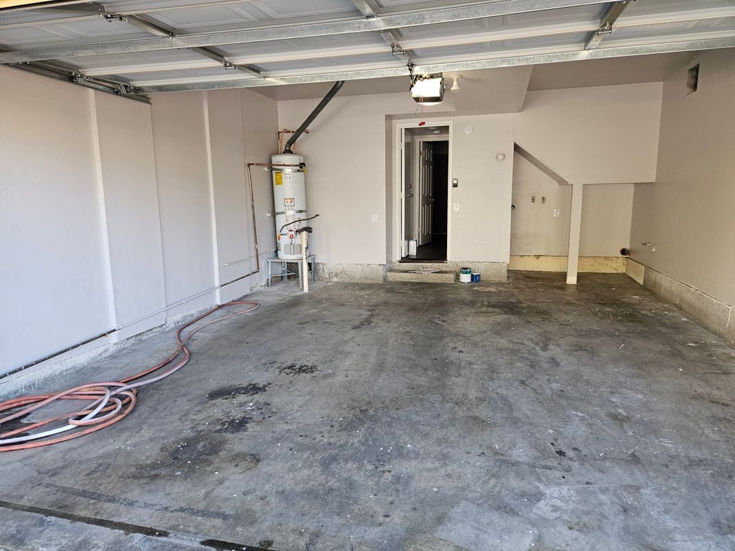 Building Photo - 15341 Hunsaker Ave