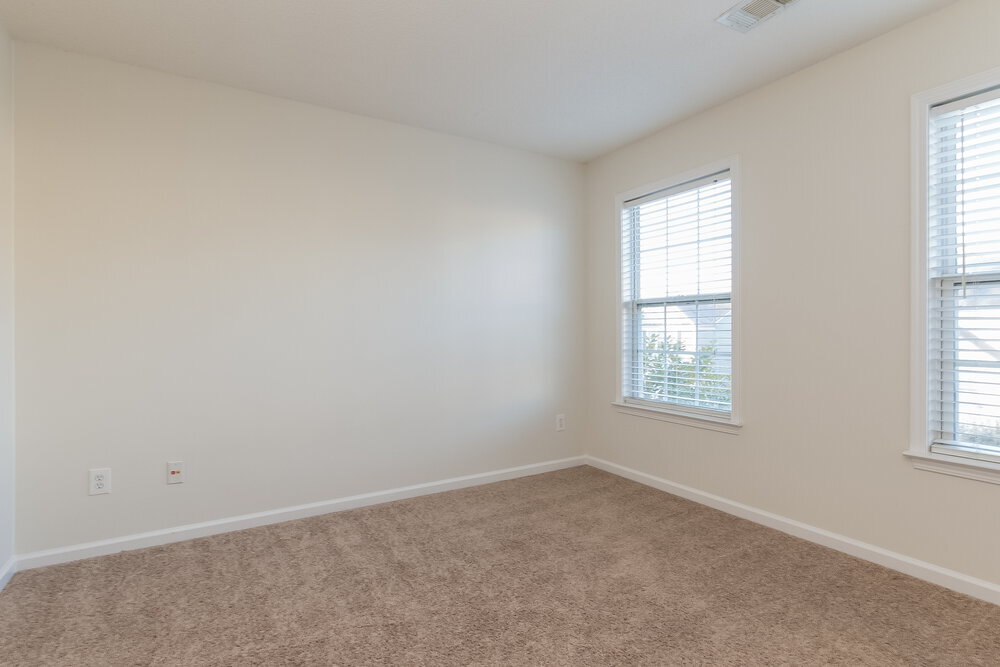 Building Photo - 3740 Ridgefair Dr